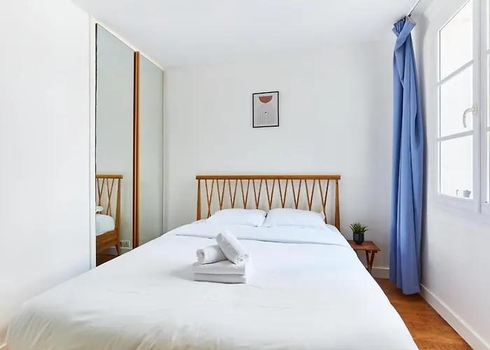 Latin Quarter - St Germain With Balcony * Париж