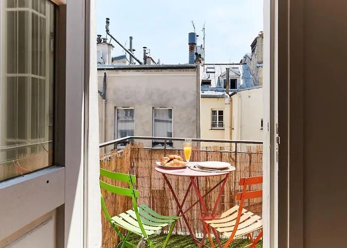 Latin Quarter - St Germain With Balcony Апартаменты *