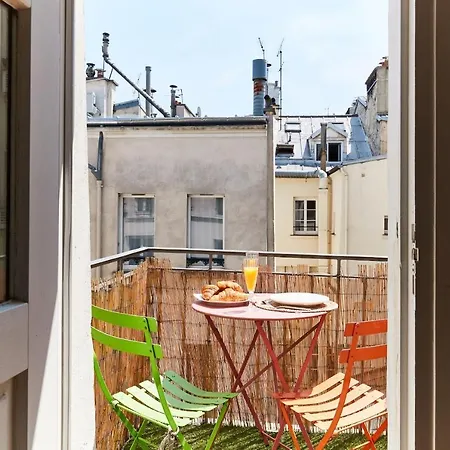 Latin Quarter - St Germain With Balcony Apartmán *